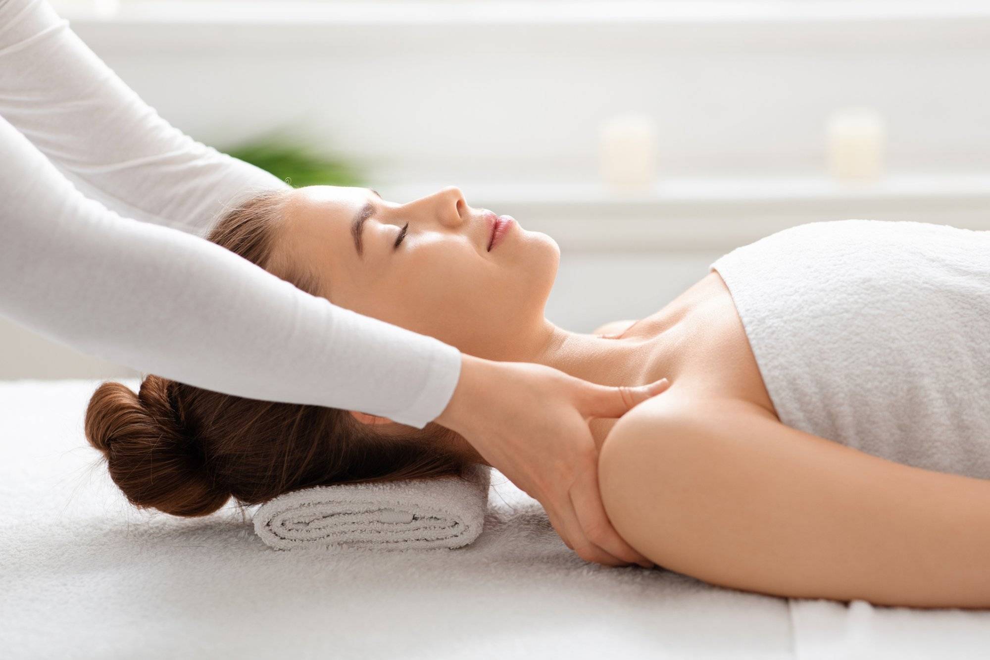 Head neck and shoulder massage