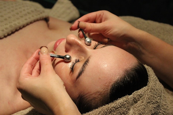 Repose Aromatherapy Facial