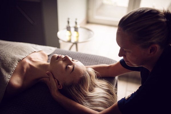 Herbal Back Cleanse & Regenerating Facial