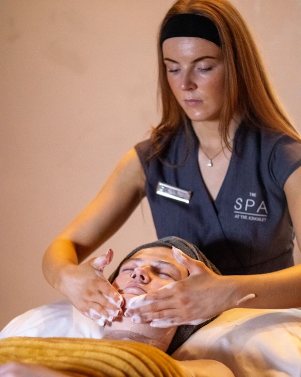 Lift & Firm Facial | Kerstin Florian
