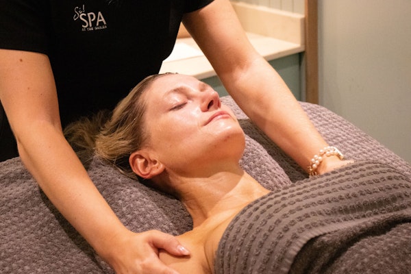 Indulge at Si! Spa - (arrival from 8:45-14:15)