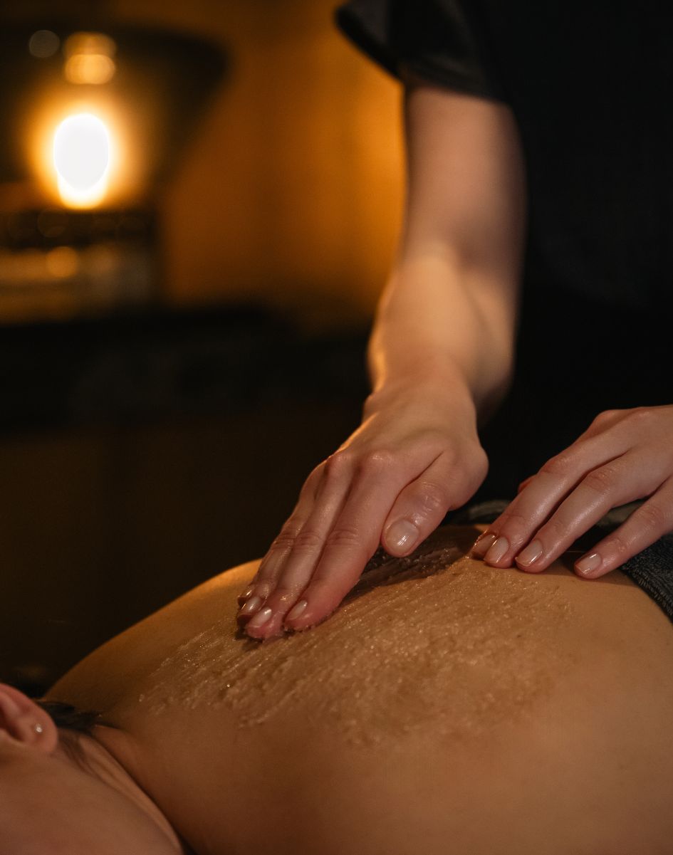 Scrub & Soothe | Velvære Spa
